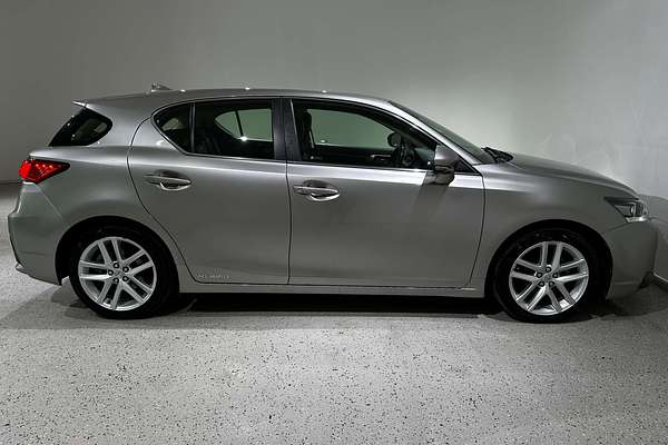 2017 Lexus CT CT200h Luxury ZWA10R