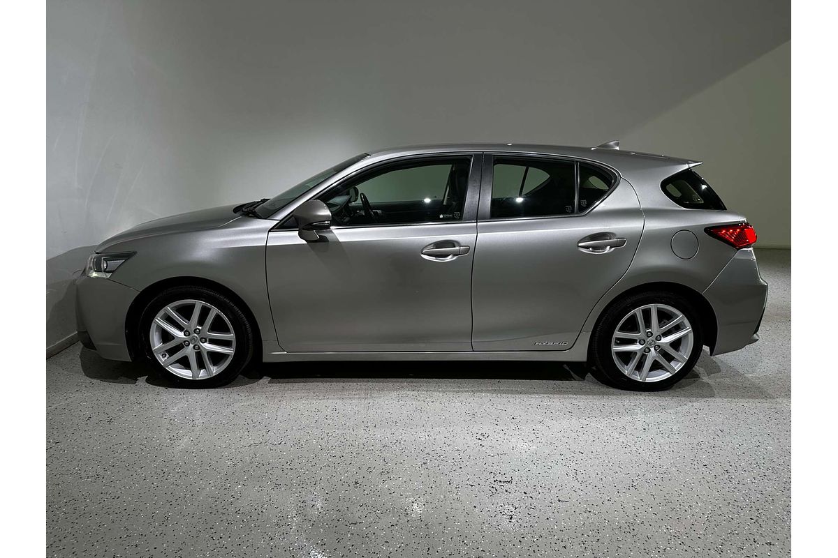 2017 Lexus CT CT200h Luxury ZWA10R