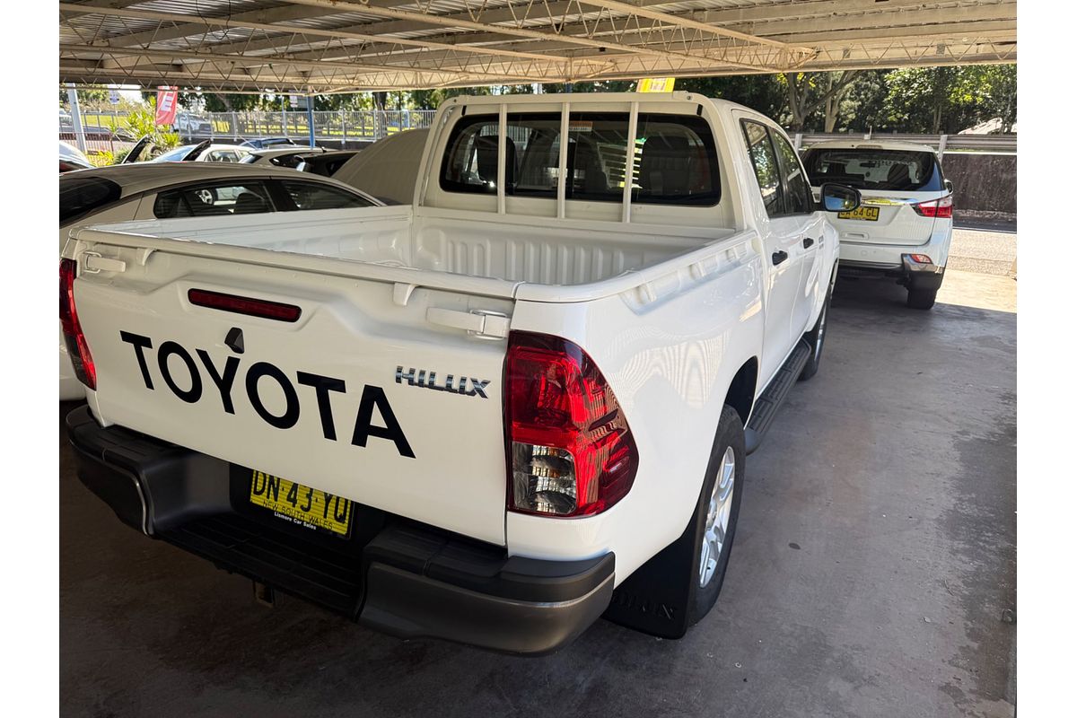 2017 Toyota Hilux SR GUN126R 4X4