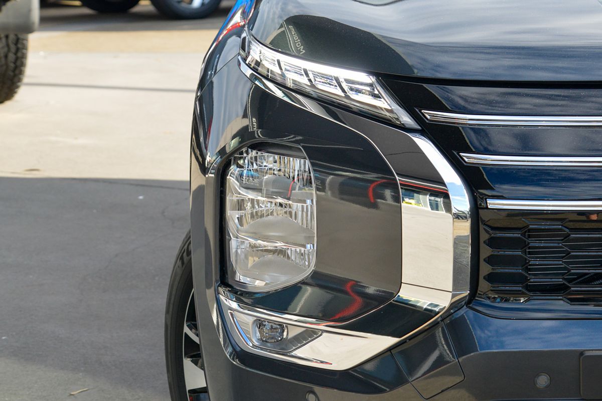 2025 Mitsubishi Outlander LS ZM