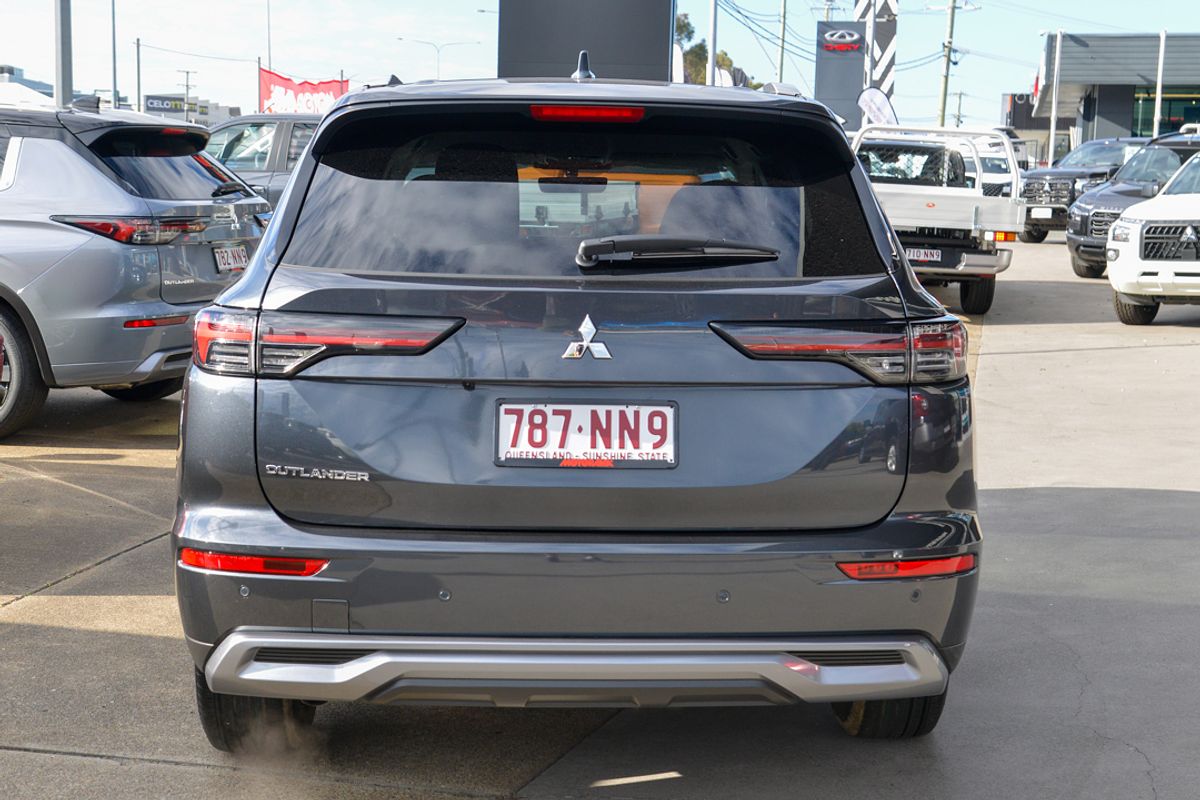 2025 Mitsubishi Outlander LS ZM