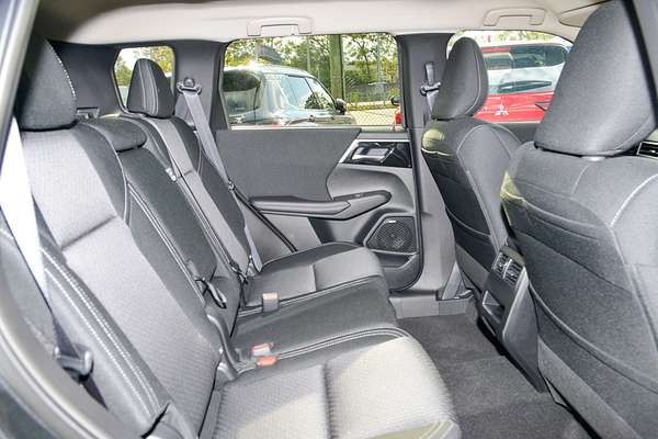 2025 Mitsubishi Outlander LS ZM