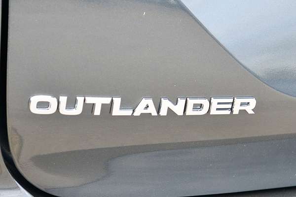 2025 Mitsubishi Outlander LS ZM