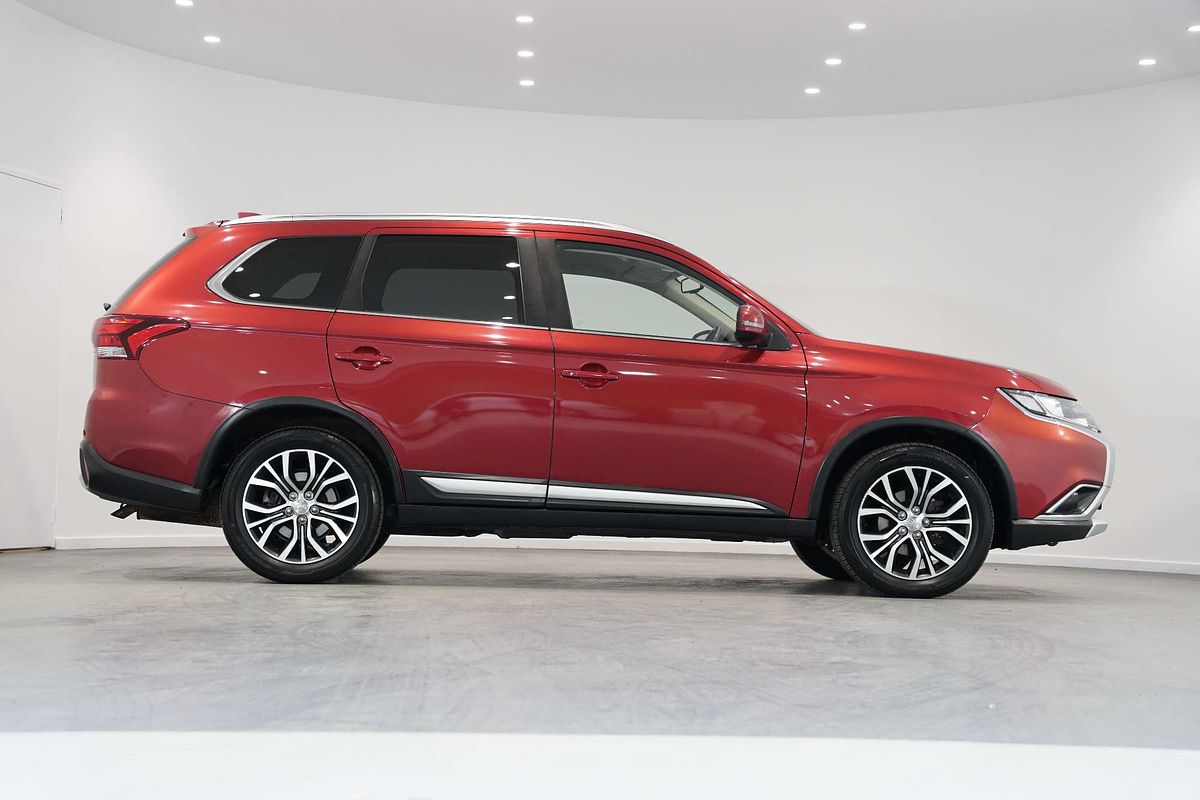 2016 Mitsubishi Outlander LS Safety Pack ZK