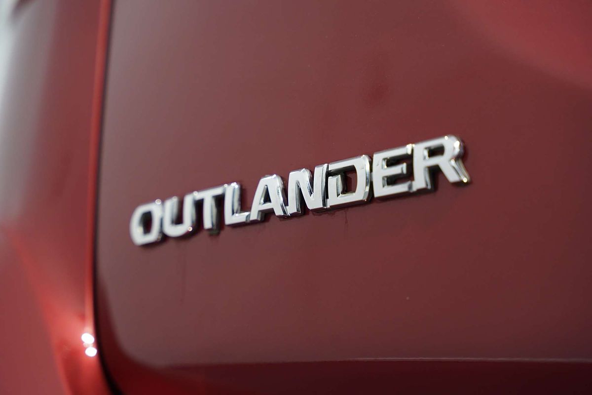 2016 Mitsubishi Outlander LS Safety Pack ZK