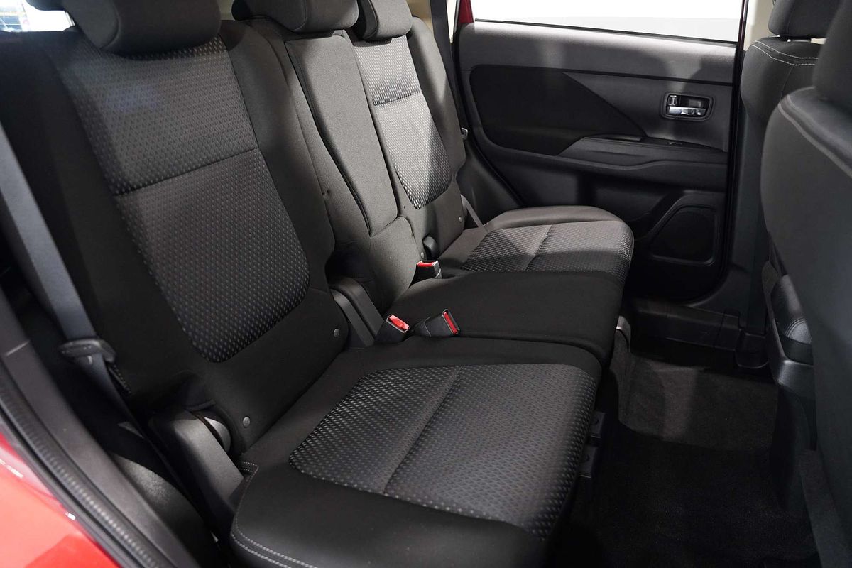 2016 Mitsubishi Outlander LS Safety Pack ZK