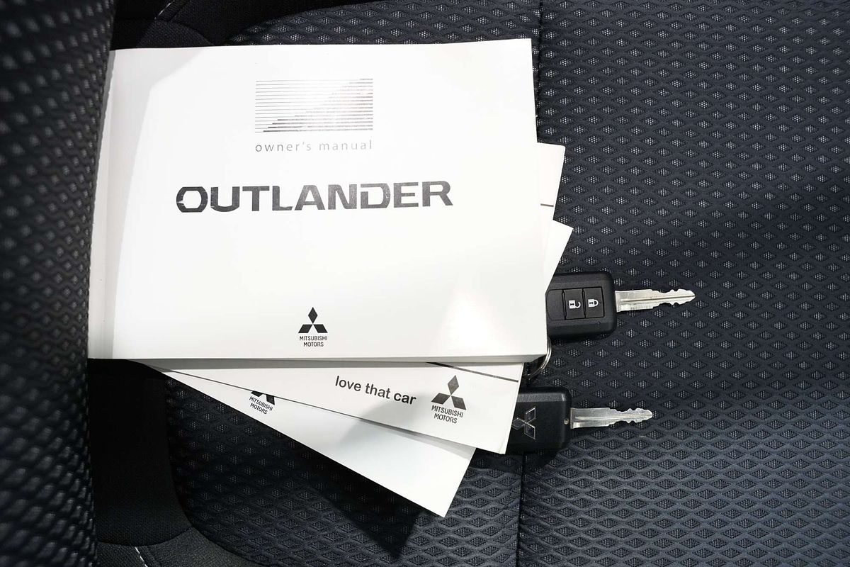 2016 Mitsubishi Outlander LS Safety Pack ZK