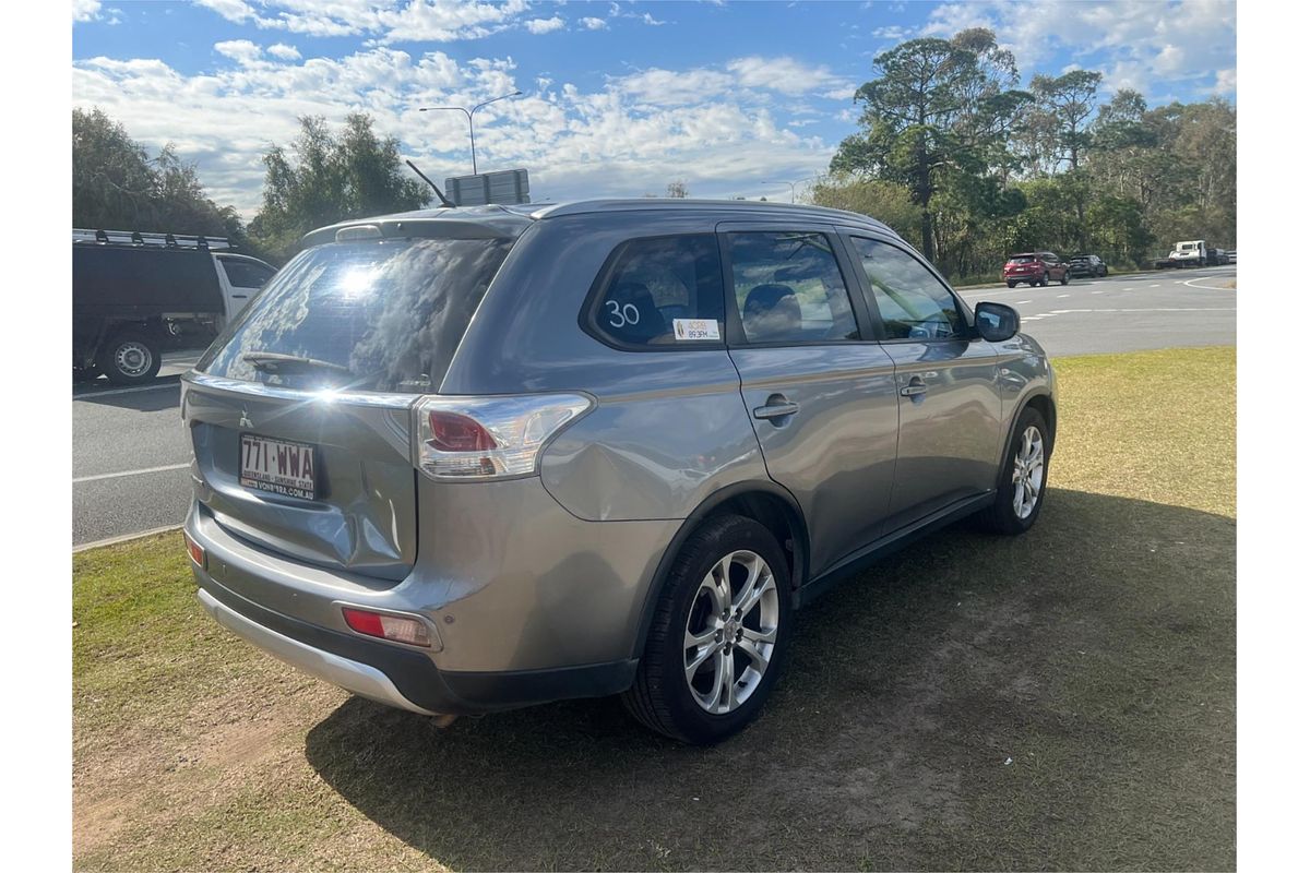 2014 Mitsubishi Outlander ES ZJ