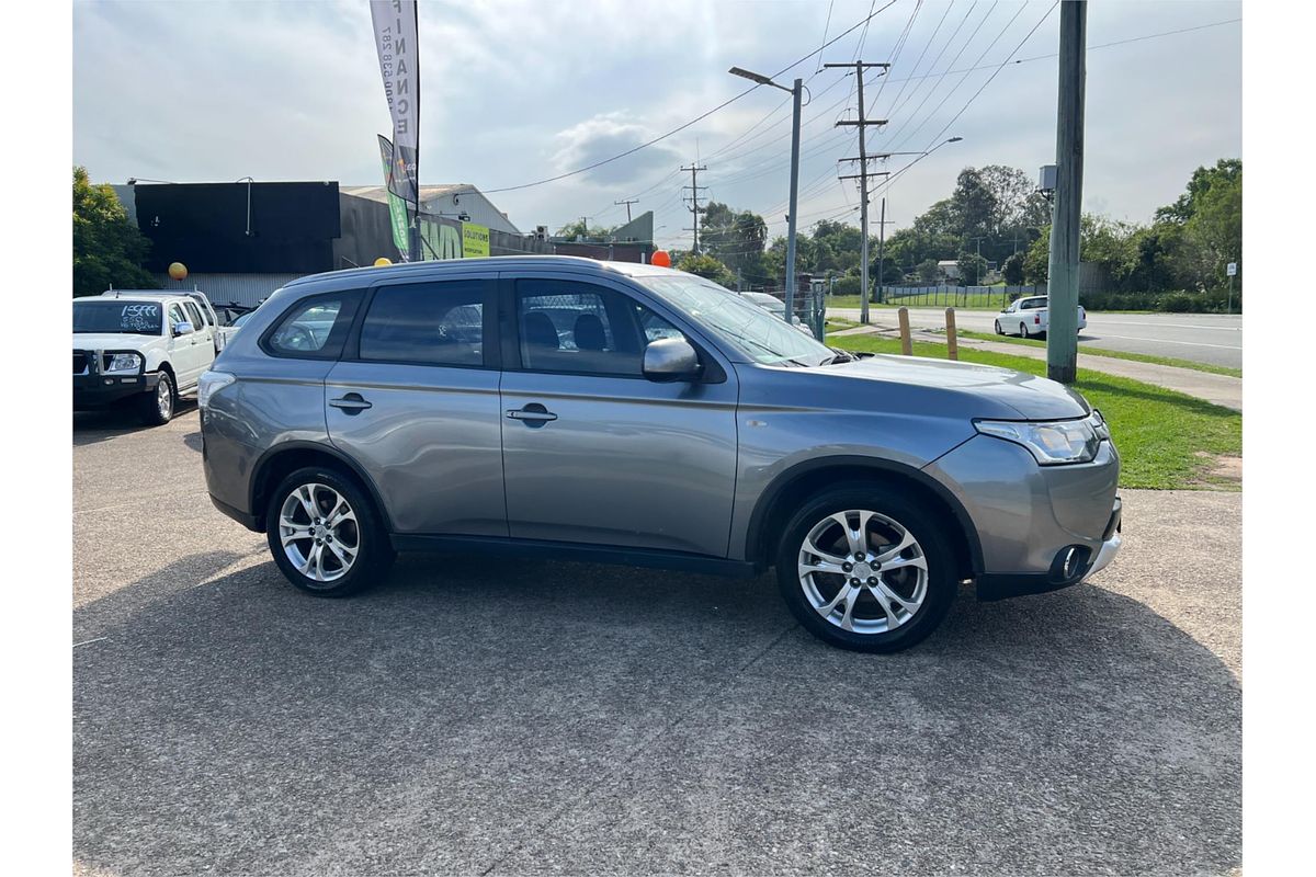 2014 Mitsubishi Outlander ES ZJ