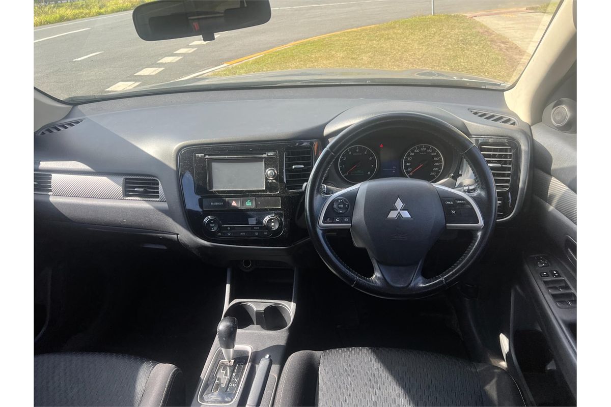 2014 Mitsubishi Outlander ES ZJ