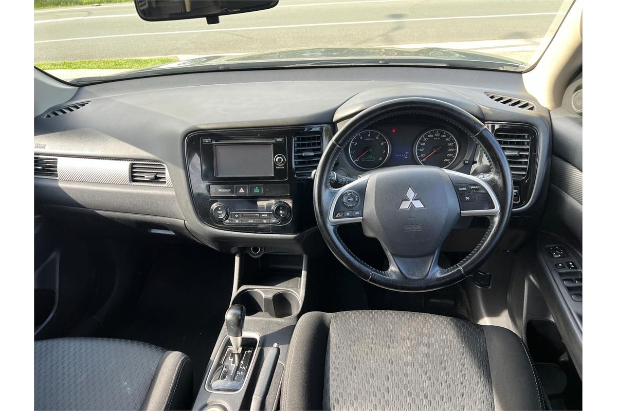 2014 Mitsubishi Outlander ES ZJ