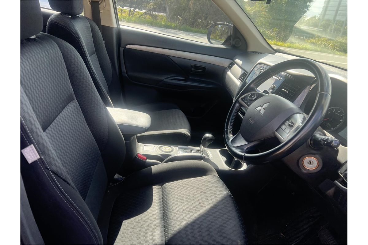 2014 Mitsubishi Outlander ES ZJ