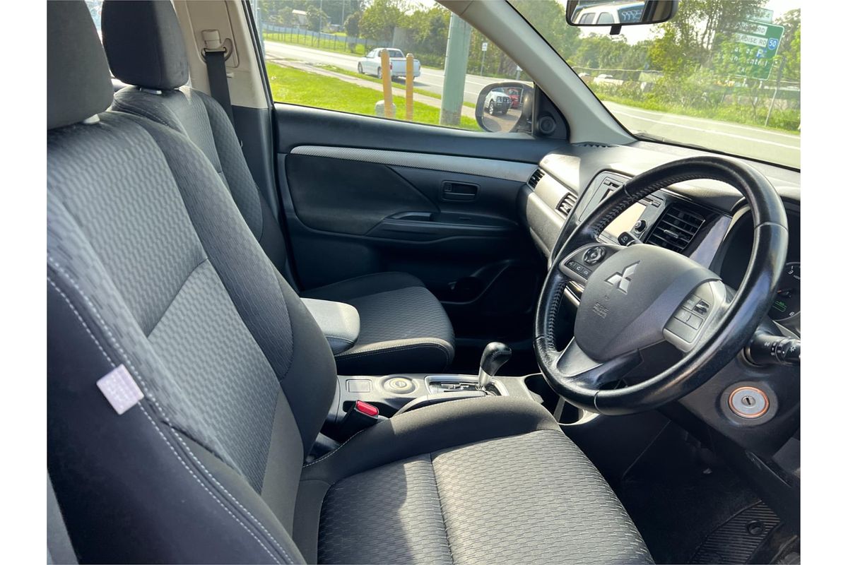 2014 Mitsubishi Outlander ES ZJ