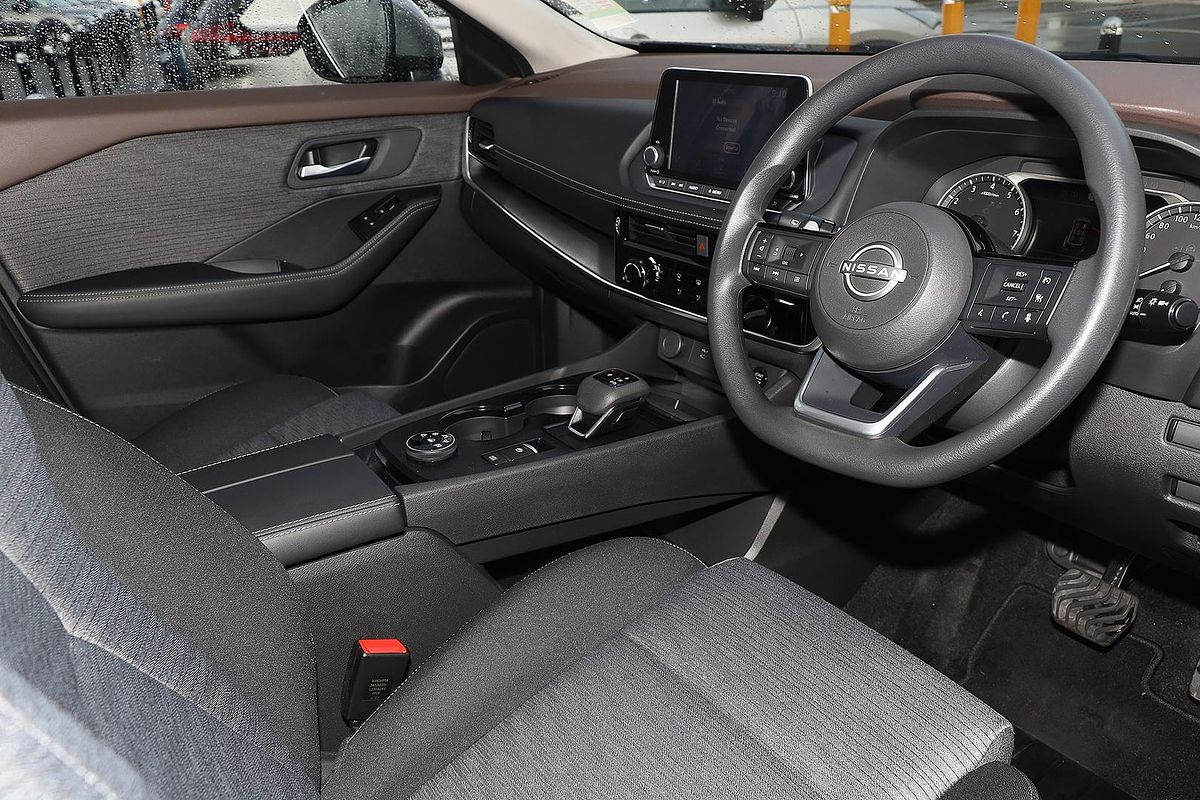 2025 Nissan X-TRAIL ST T33