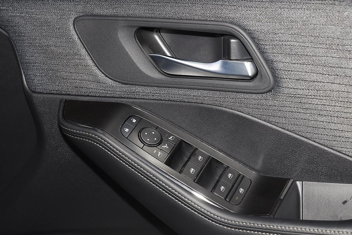 2025 Nissan X-TRAIL ST T33