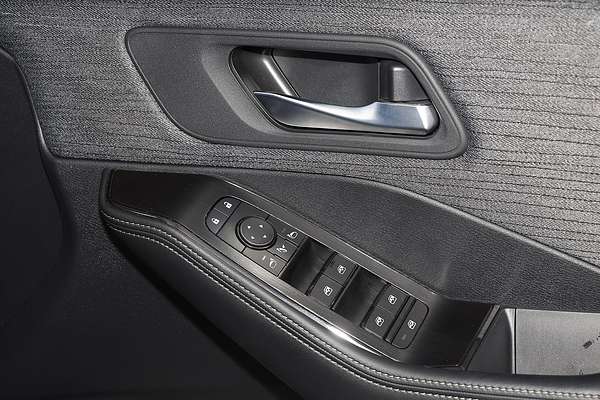 2025 Nissan X-TRAIL ST T33