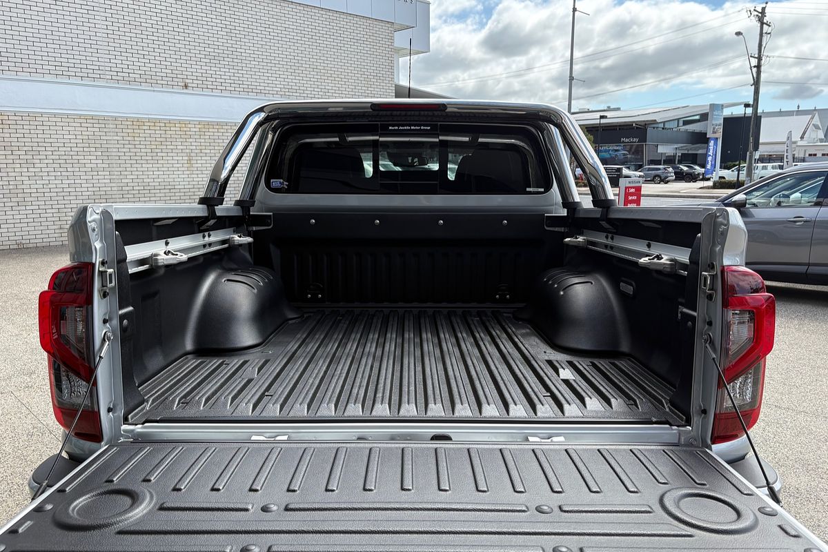 2025 Nissan Navara ST-X D23 4X4