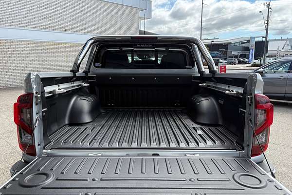 2025 Nissan Navara ST-X D23 4X4