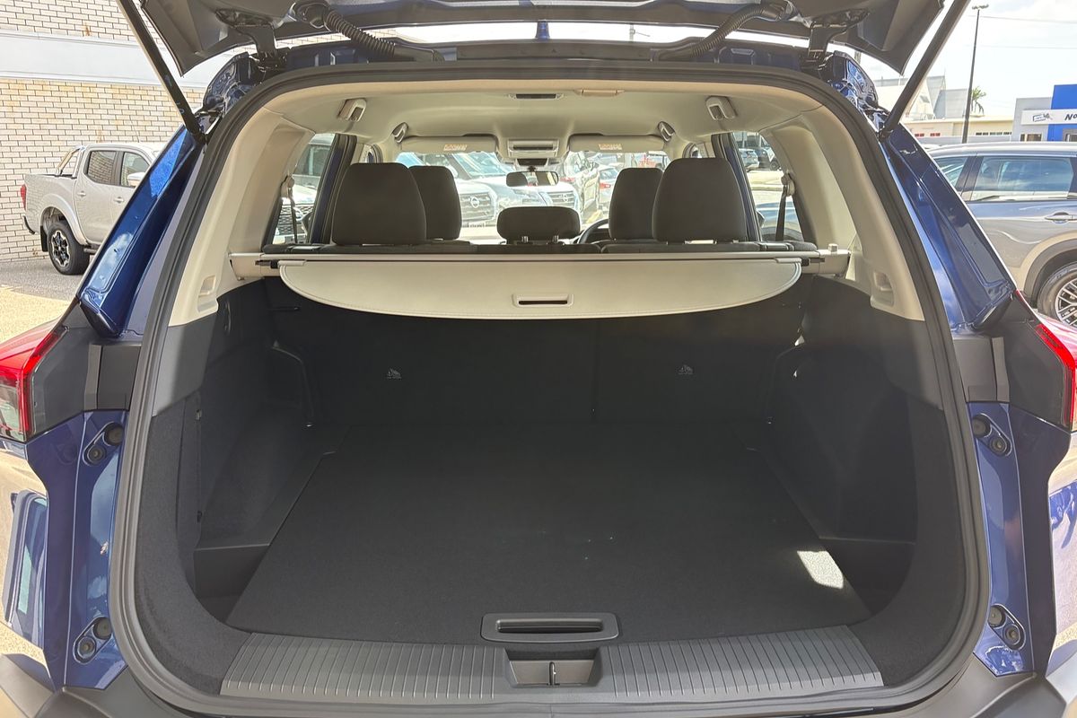 2025 Nissan X-TRAIL ST T33