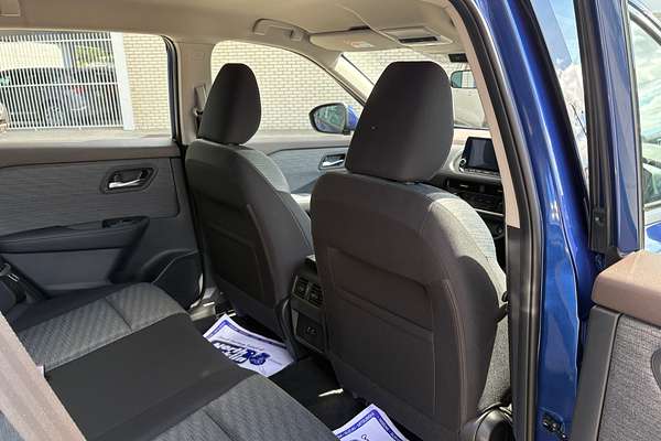 2025 Nissan X-TRAIL ST T33