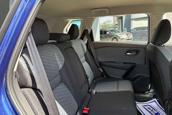 2025 Nissan X-TRAIL ST T33
