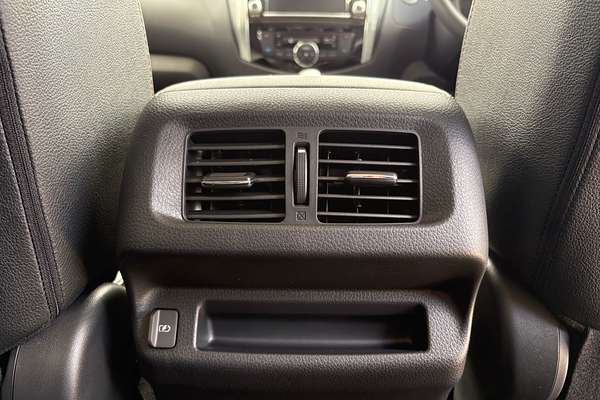 2025 Nissan Navara ST-X D23 4X4