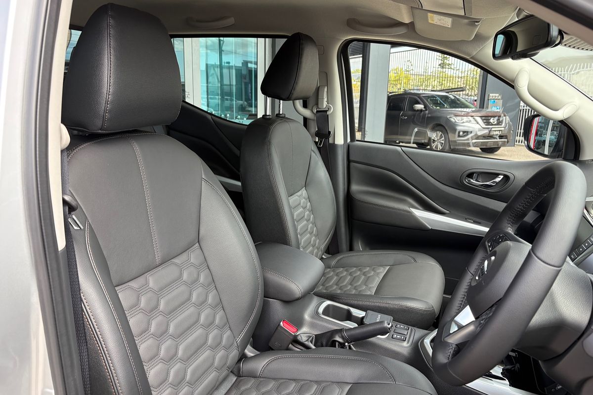 2025 Nissan Navara ST-X D23 4X4