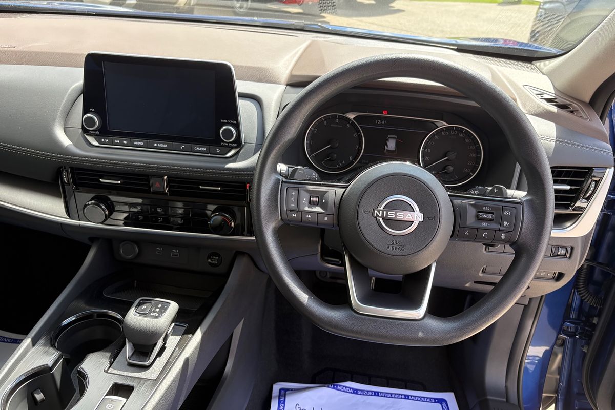 2025 Nissan X-TRAIL ST T33