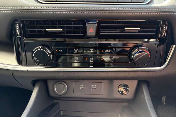2025 Nissan X-TRAIL ST T33