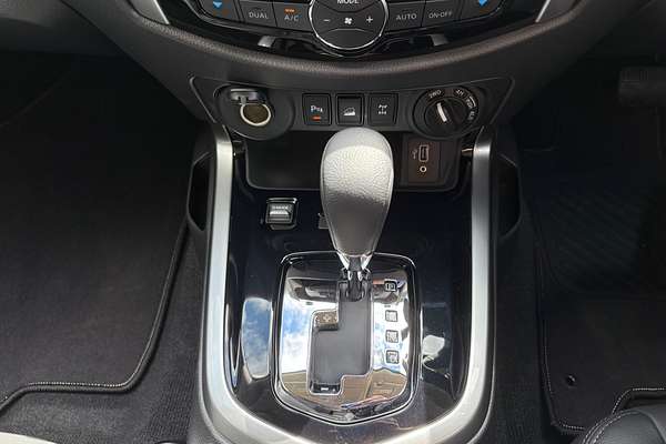 2025 Nissan Navara ST-X D23 4X4