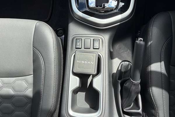 2025 Nissan Navara ST-X D23 4X4