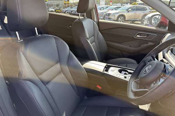 2024 Nissan X-TRAIL ST-L T33