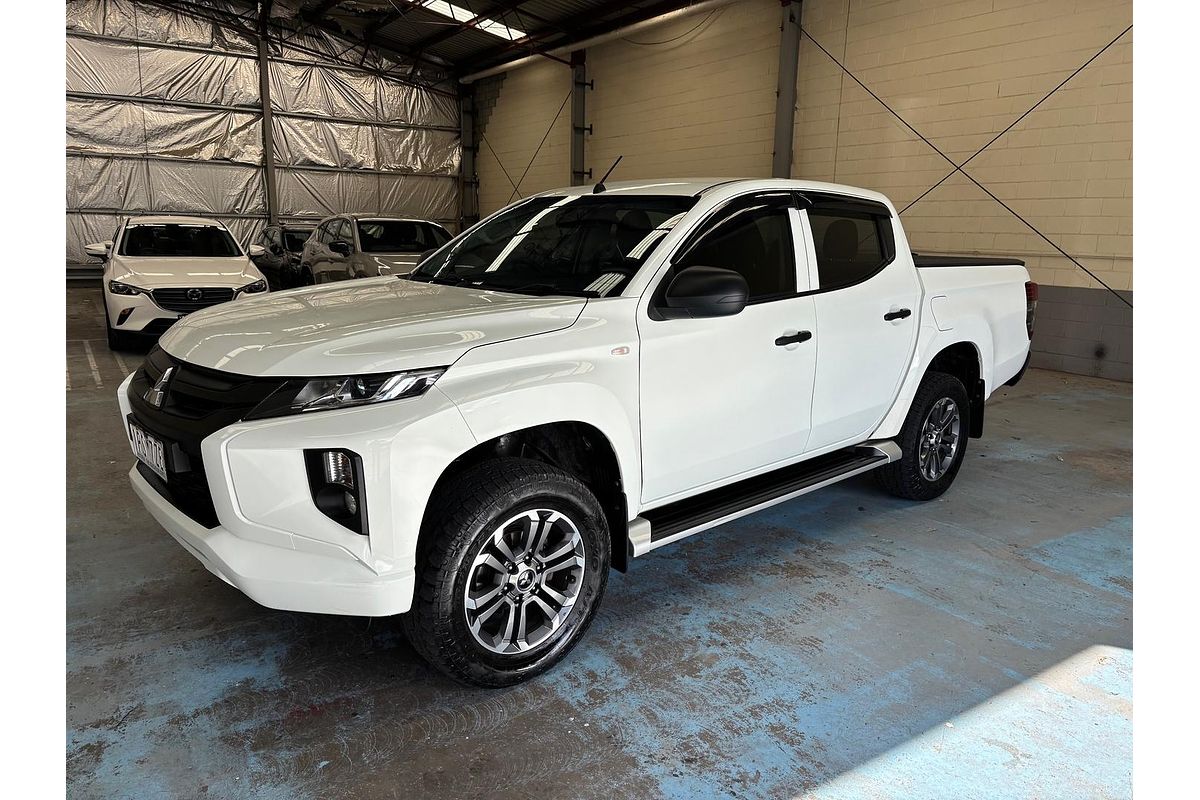 2019 Mitsubishi Triton GLX MR 4X4