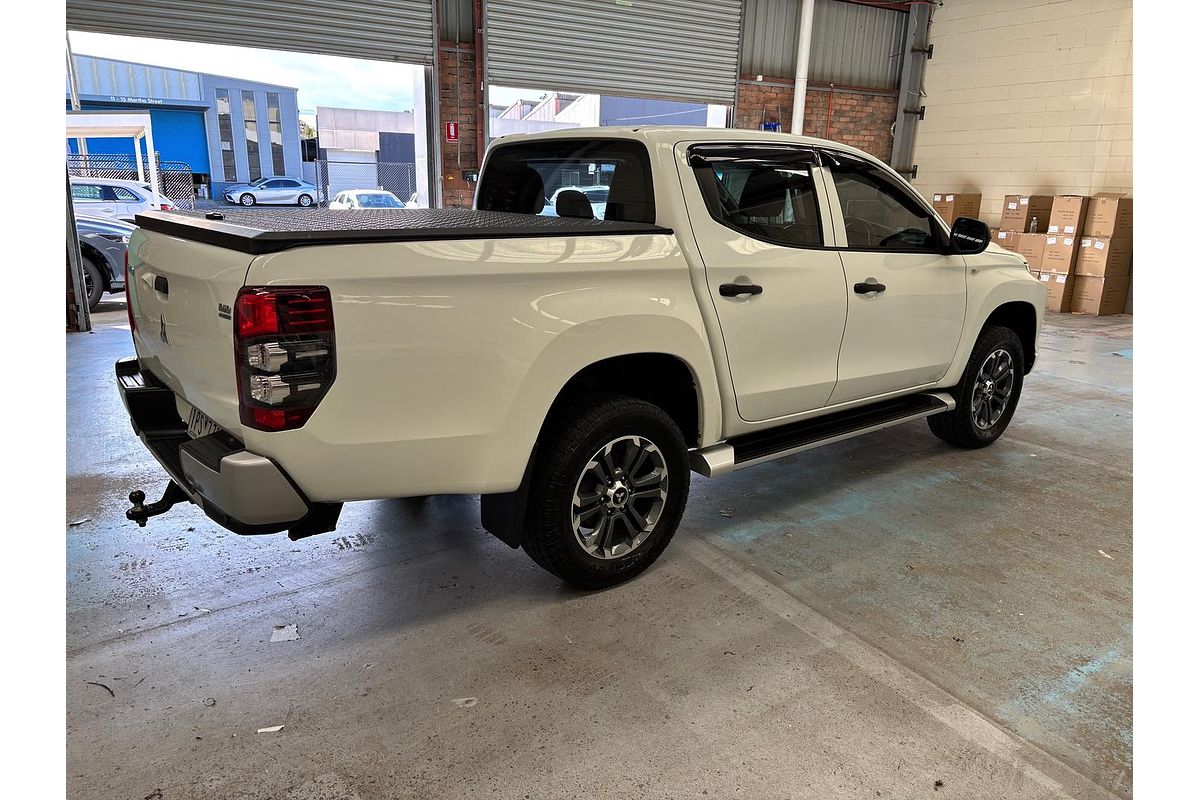 2019 Mitsubishi Triton GLX MR 4X4
