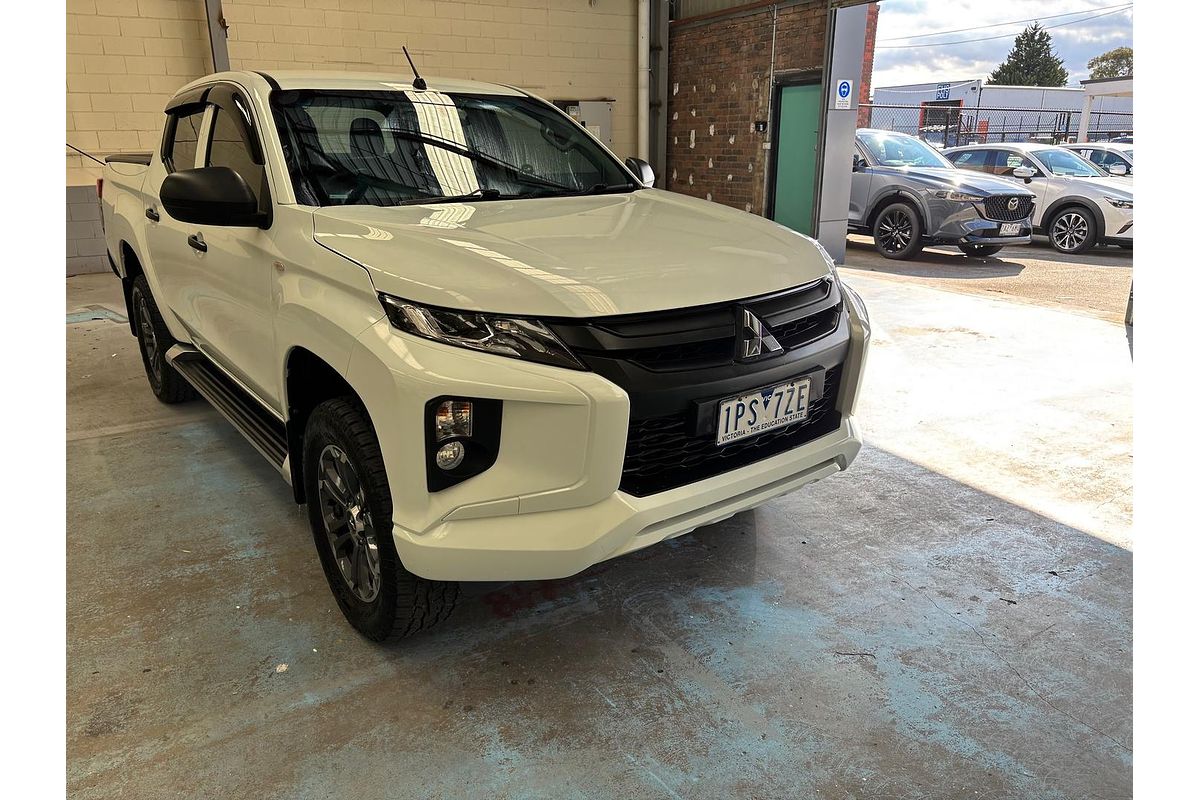2019 Mitsubishi Triton GLX MR 4X4