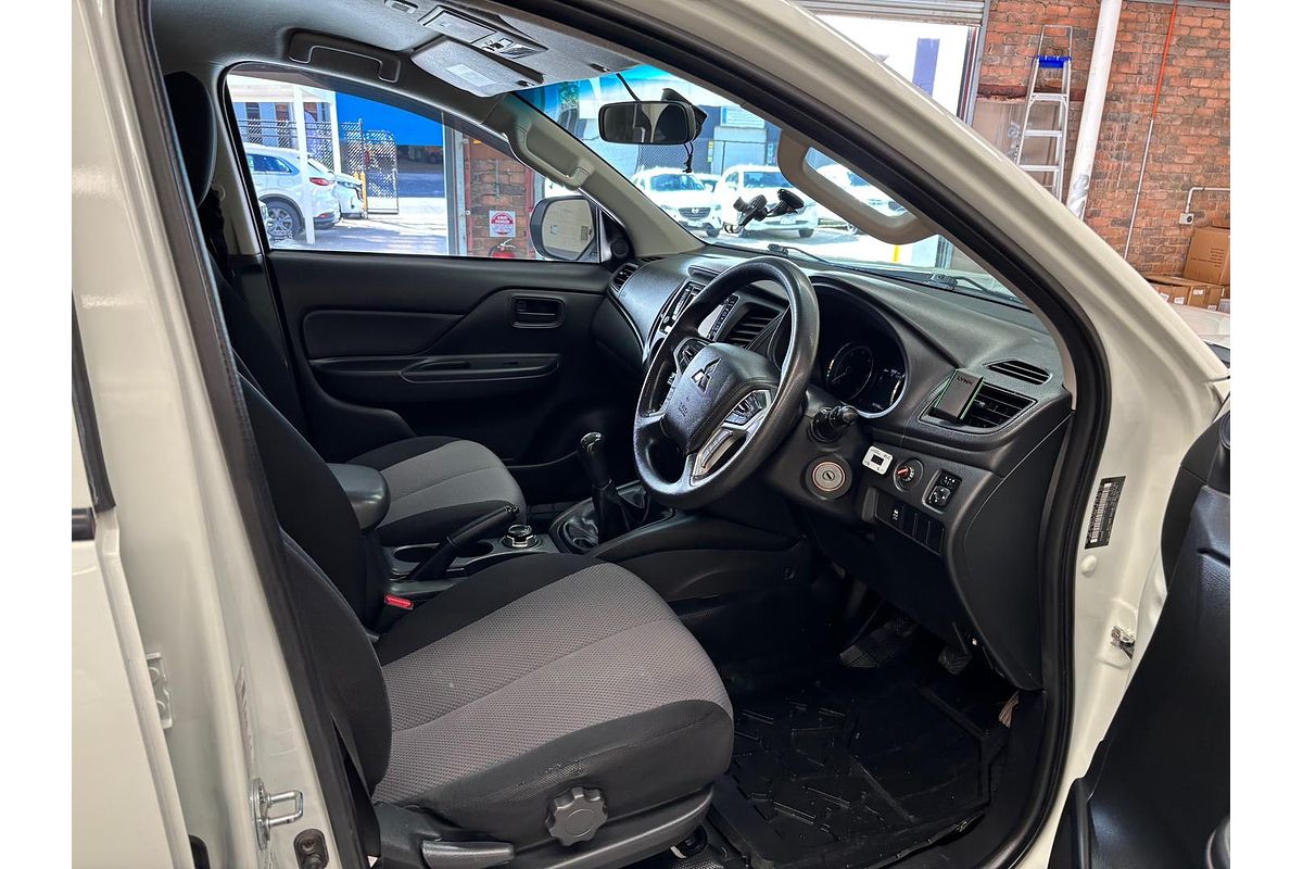 2019 Mitsubishi Triton GLX MR 4X4