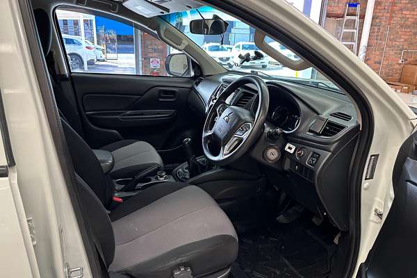 2019 Mitsubishi Triton GLX MR 4X4