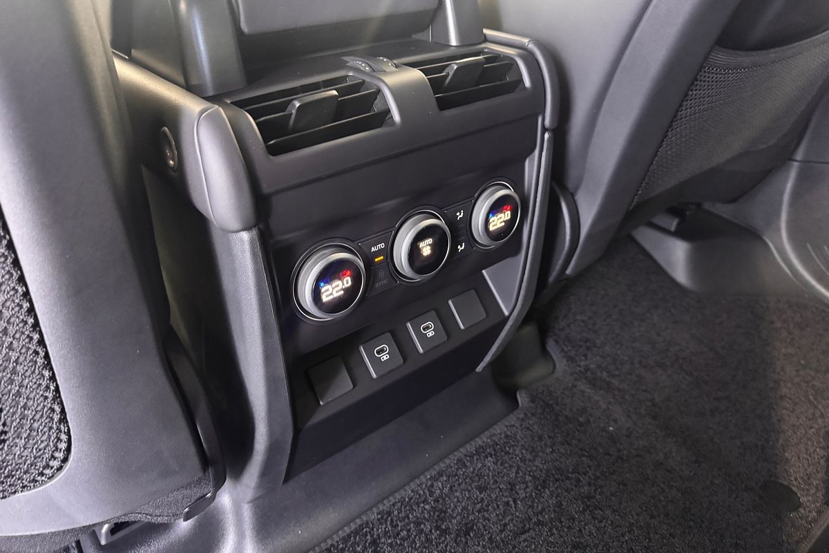 2025 Land Rover Defender 110 D350 X-Dynamic HSE L663