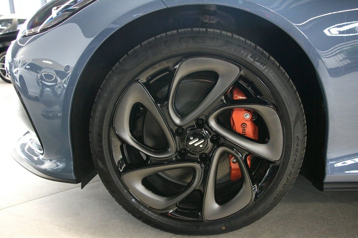 2025 MG IM5 Performance P12L