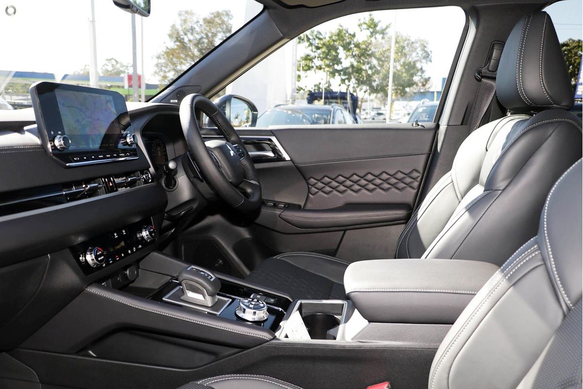 2025 Mitsubishi Outlander PHEV GSR ZM