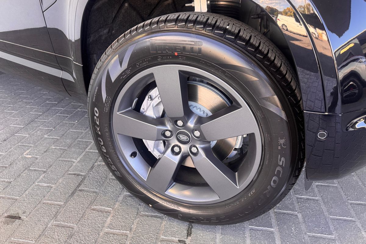 2025 Land Rover Defender 130 D350 X-Dynamic SE L663