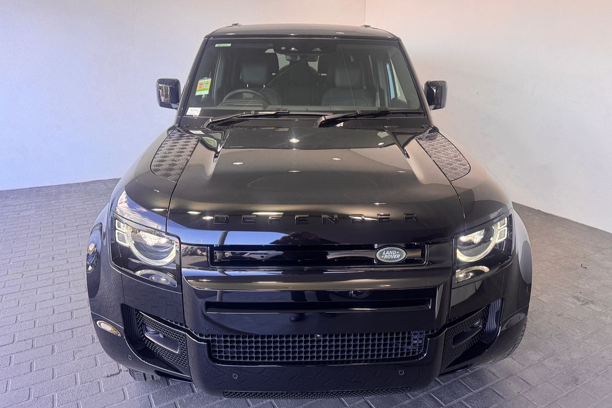 2025 Land Rover Defender 130 D350 X-Dynamic SE L663