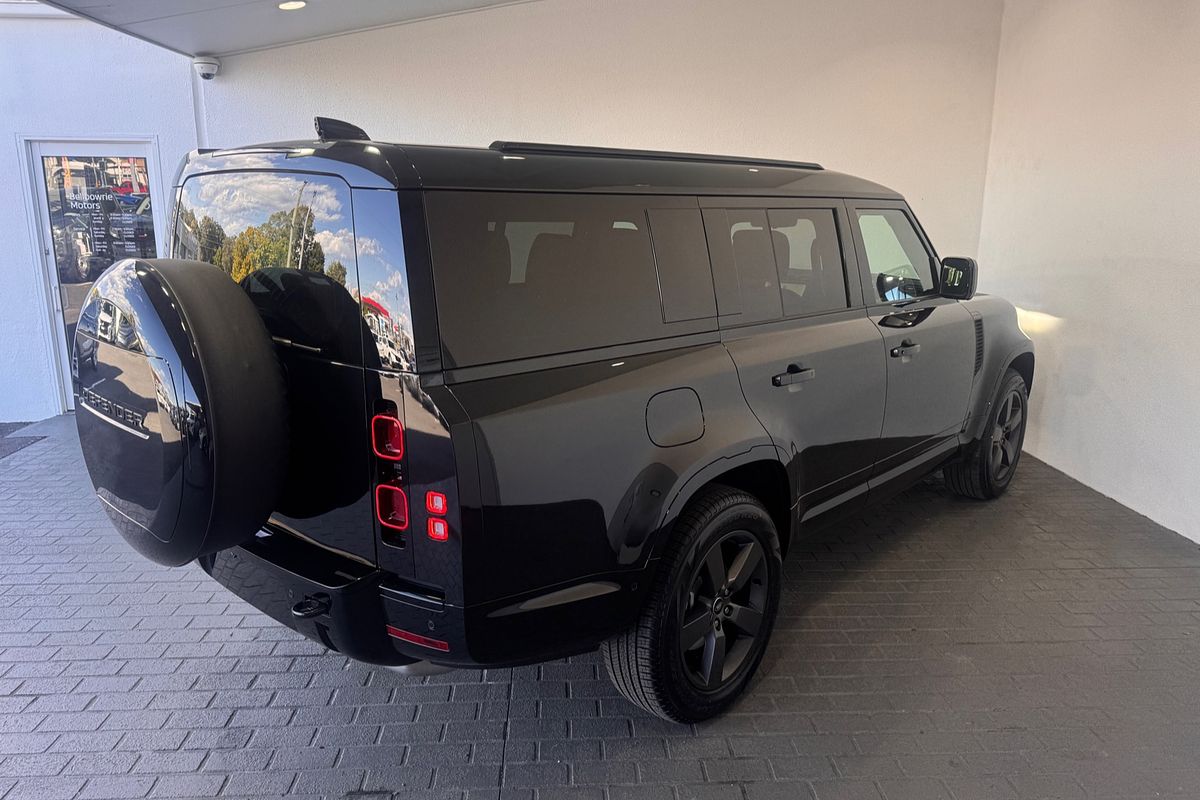 2025 Land Rover Defender 130 D350 X-Dynamic SE L663