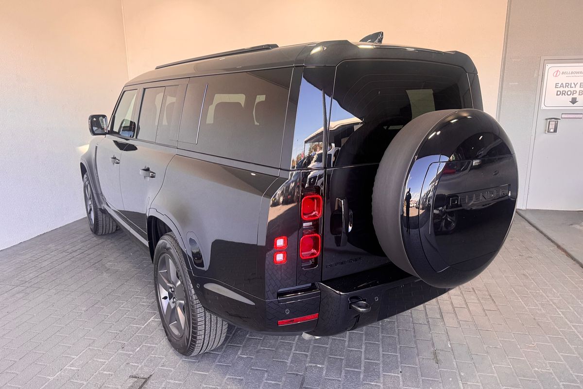2025 Land Rover Defender 130 D350 X-Dynamic SE L663