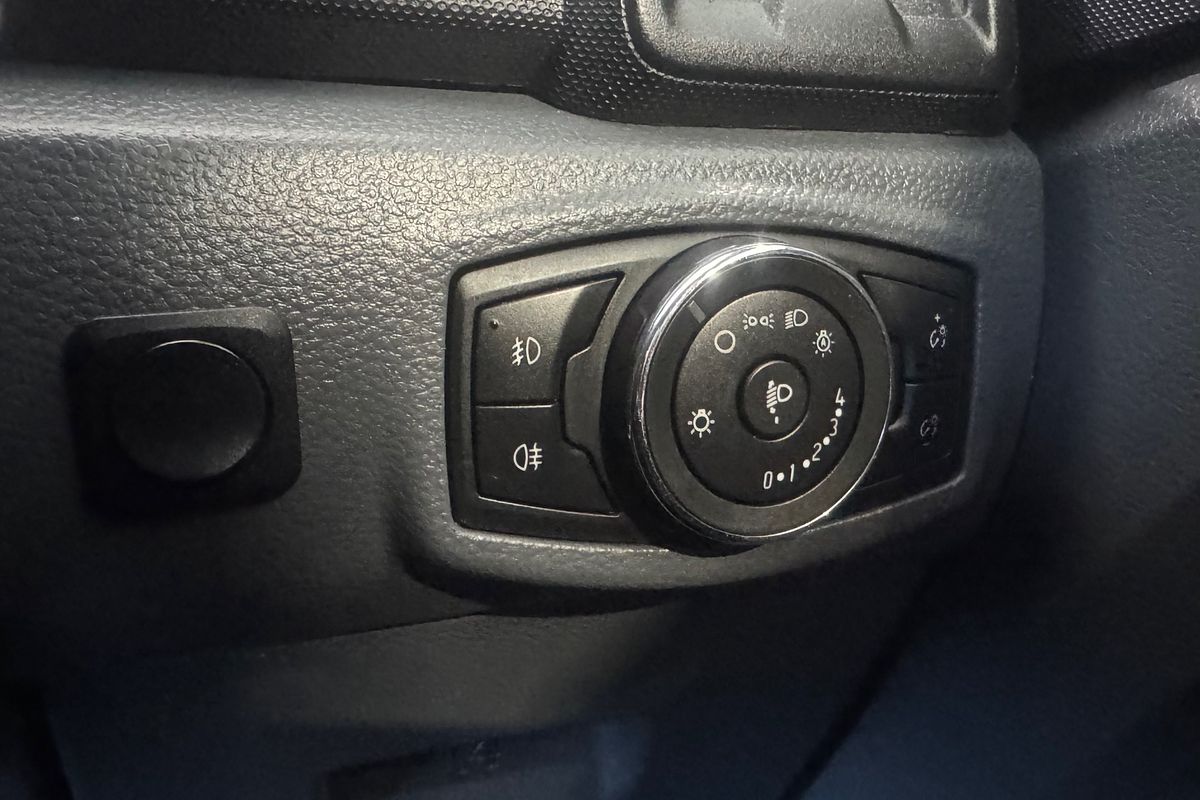 2015 Ford Everest Ambiente UA 3.2L