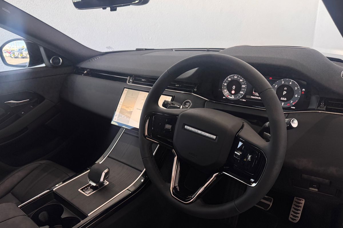 2025 Land Rover Range Rover Evoque P250 Dynamic SE L551