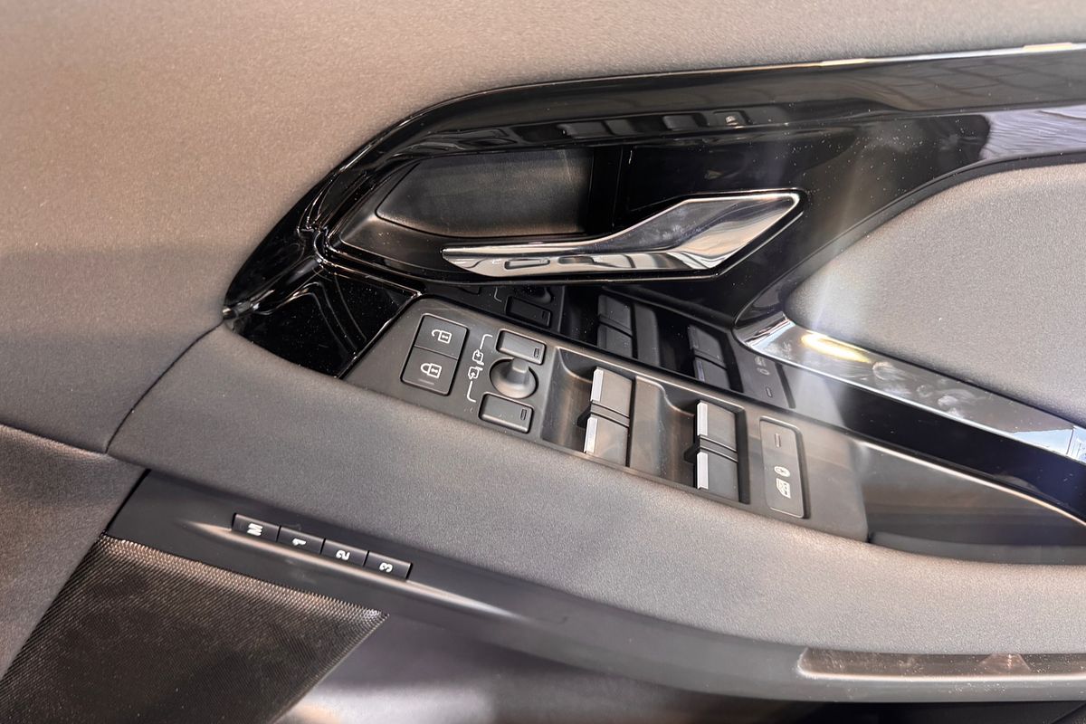 2025 Land Rover Range Rover Evoque P250 Dynamic SE L551