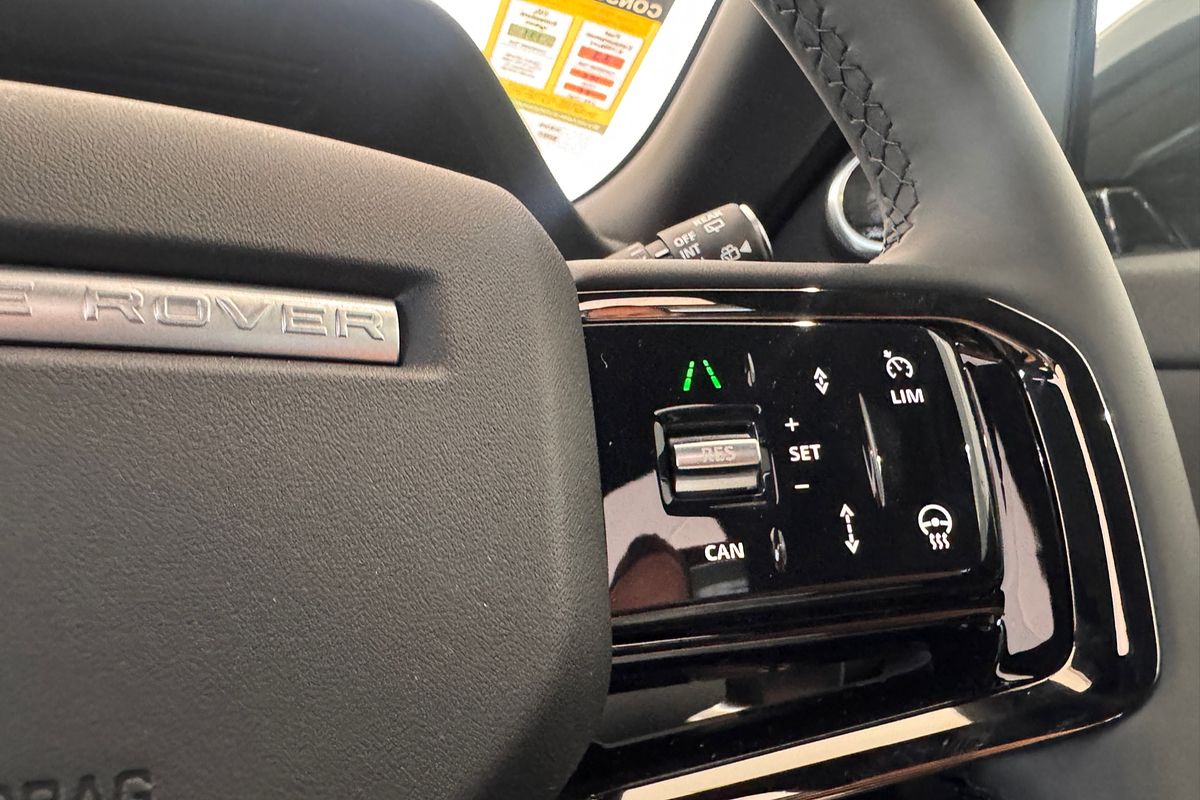 2025 Land Rover Range Rover Evoque P250 Dynamic SE L551