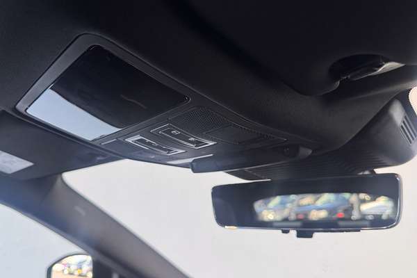 2025 Land Rover Range Rover Evoque P250 Dynamic SE L551