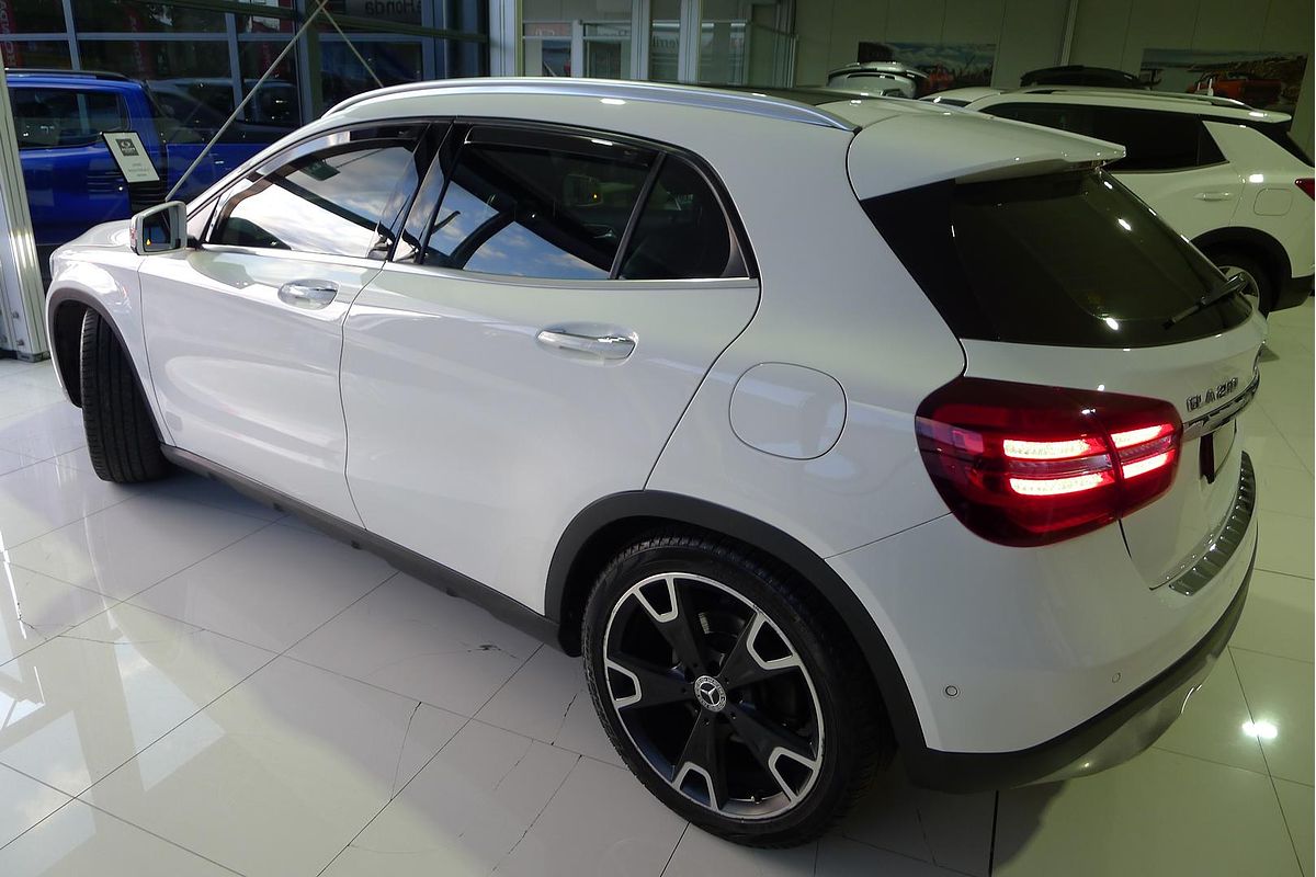 2018 Mercedes-Benz GLA-Class GLA250 X156